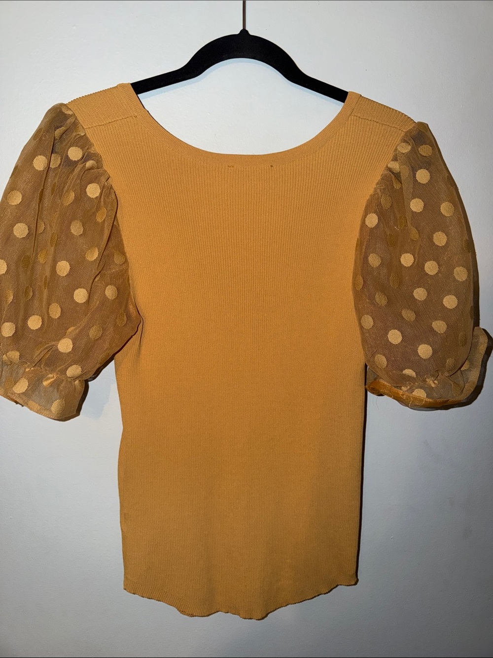 entro Mustard Scoop Neck Ribbed Polka Dot Puff Sleeve Top - Picture 4 of 4